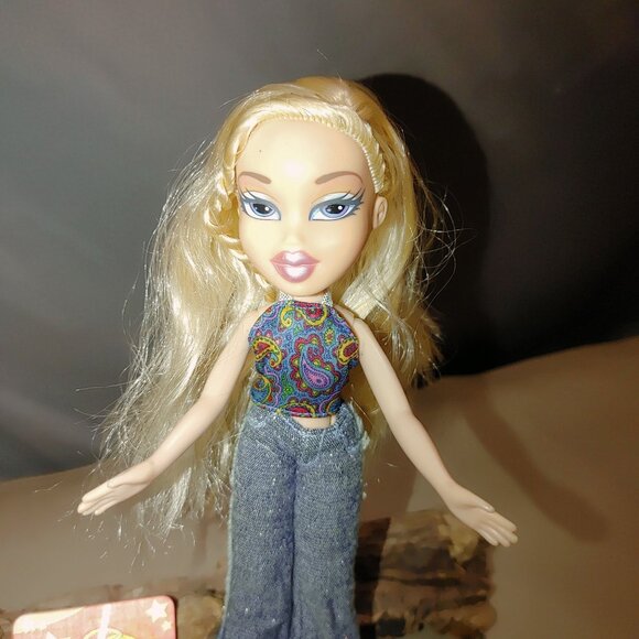 Chloe Doll MGA 2001 Angel Blonde Hair Blue Eyes Denim Flare Pants Collectible - Picture 5 of 5
